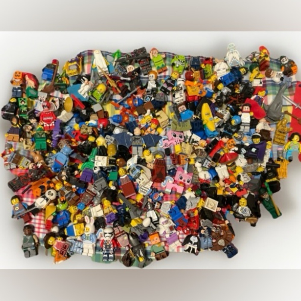 HUGE LOT OF LEGO MINI FIGURES Star Wars Lego Movie Marvel Minecraft Banana man